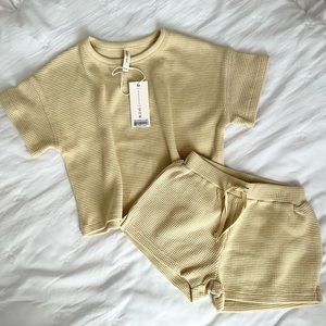 NWT QUINCY MAE 2PCS WAFFLE SET